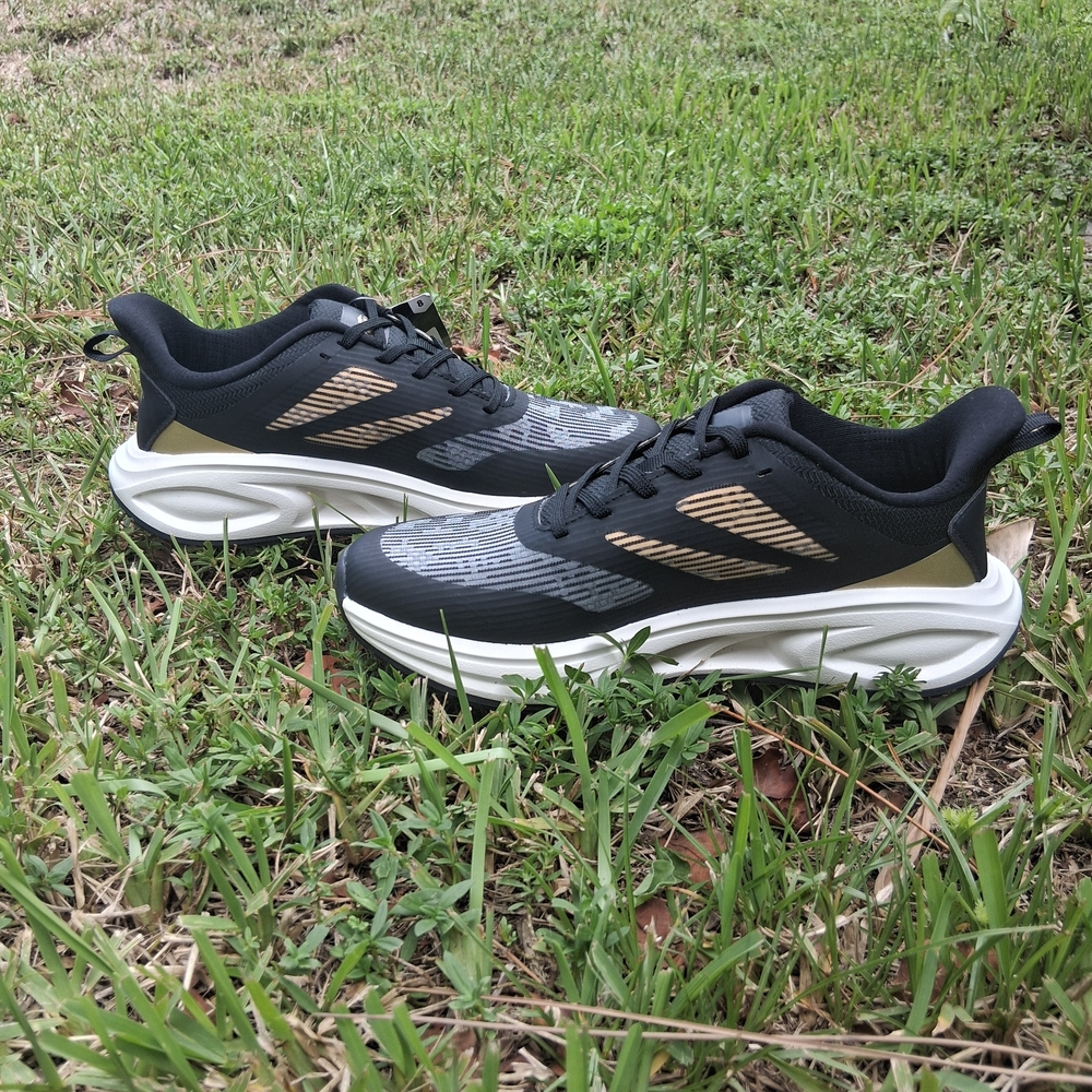 Avia Black and Gold Women's Gel Sneakers